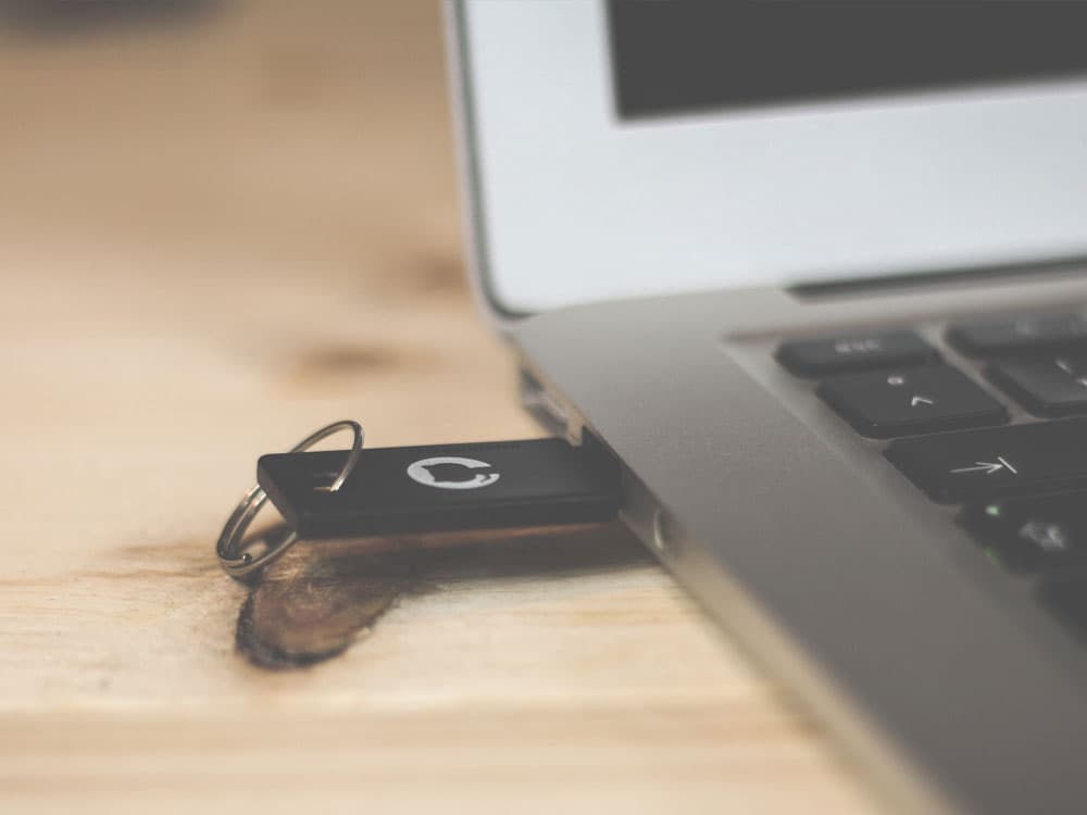Как една USB флашка може да донесе сериозни проблеми на всеки бизнес